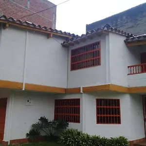 Palmas Del Estadio 2 Hostal